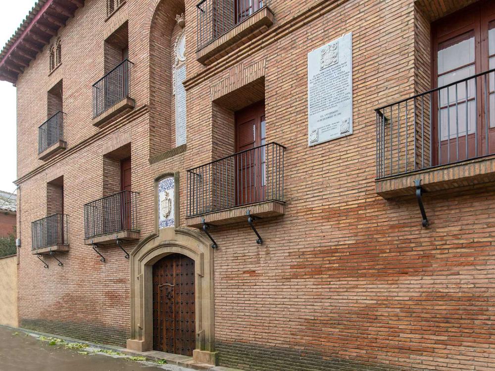 Imagen: Barbuñales. Casa natal Félix de Azara